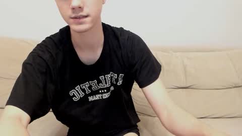 Yue Lang and Samm online show from October 20, 2025, 7:14 pm