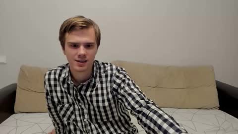 Yue Lang and Samm online show from November 7, 2025, 7:14 pm