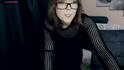 YukiShine online show from April 15, 2026, 4:25 pm