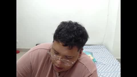 yul and val couple online show from December 23, 2025, 1:58 am