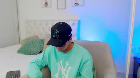 yulian_vasquez online show from February 26, 2026, 7:24 pm