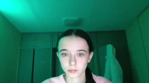 Yuliia online show from December 4, 2025, 7:50 am