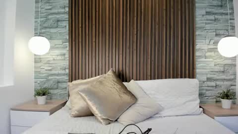 yulievans online show from January 18, 2025, 12:24 am