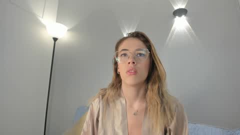 yulievans online show from January 28, 2025, 4:50 am