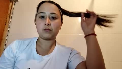 yulyorozco2020 online show from April 13, 2026, 1:33 am