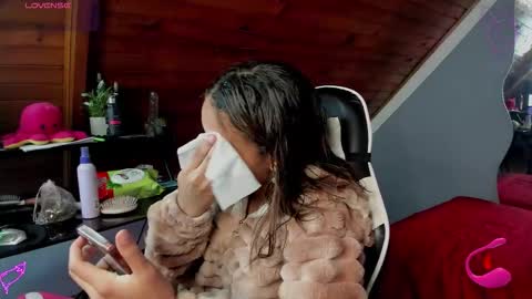 yumi_hanna online show from December 23, 2025, 2:09 am