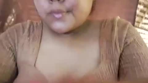 yummy_fiona online show from May 13, 2026, 5:16 am