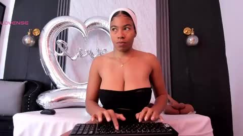 Snapshot of yummyduo chatting on May 3, 2026, 11:05 am Yummyduo online show from May 3, 2026, 11:05 am