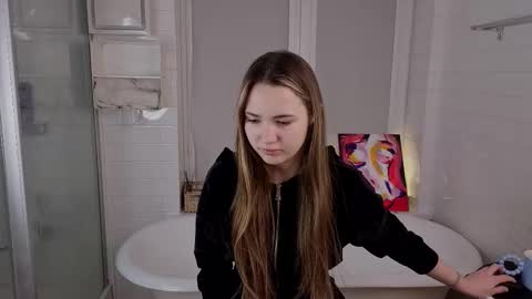 Snapshot of yummyemiily chatting on February 23, 2026, 4:48 pm Emily online show from February 23, 2026, 4:48 pm