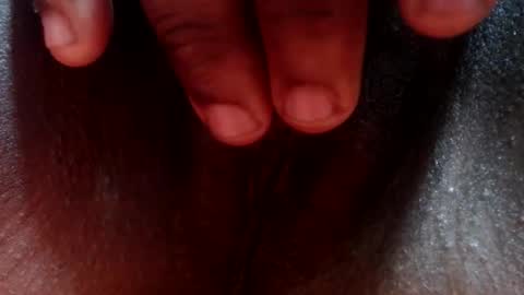 Snapshot of yummyhotclit4 chatting on February 16, 2026, 10:17 pm jessy online show from February 16, 2026, 10:17 pm