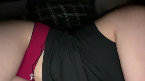 yummyybby online show from November 10, 2025, 9:19 am