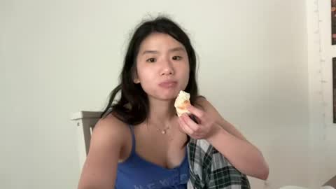 Snapshot of yumyumcandygirl chatting on July 9, 2026, 4:00 pm Roxie online show from July 9, 2026, 4:00 pm