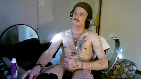 YUNG kye online show from November 18, 2025, 11:15 pm