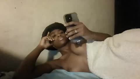 YungBlackBerry online show from October 18, 2025, 6:48 am