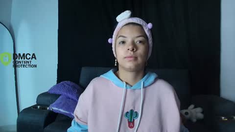 Snapshot of yungelitamor_ chatting on June 9, 2026, 4:57 am ELITA online show from June 9, 2026, 4:57 am