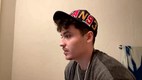 yungstudbev online show from January 3, 2025, 4:55 am