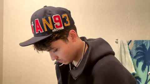 yungstudbev online show from January 15, 2025, 6:12 am