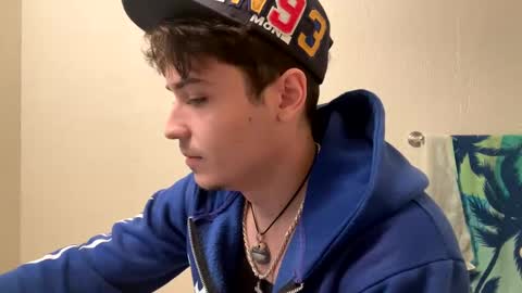 yungstudbev online show from January 17, 2025, 10:44 am