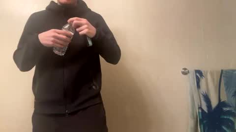 yungstudbev online show from February 9, 2025, 3:22 am