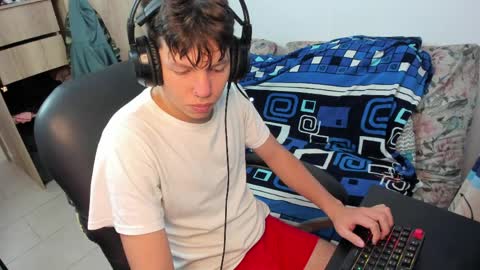 yurii_moody online show from April 10, 2026, 12:32 pm