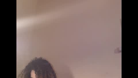 Snapshot of yusraxdamian chatting on February 7, 2026, 1:37 pm yusraxdamian online show from February 7, 2026, 1:37 pm