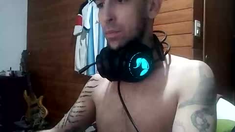Yuumi online show from April 27, 2026, 3:04 am