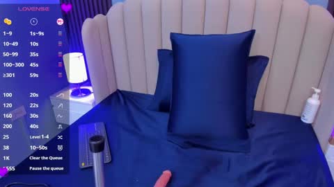 Yuyis  online show from December 7, 2024, 6:43 am