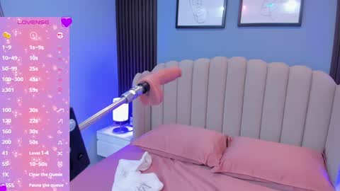 Yuyis  online show from December 9, 2024, 6:23 am