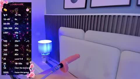 Yuyis  online show from December 14, 2024, 7:07 am