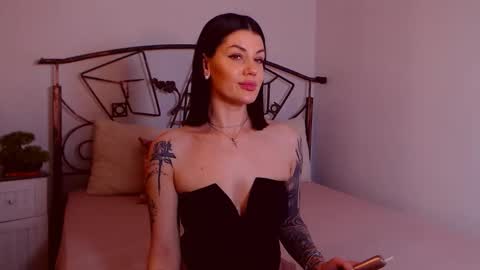 I V Y   online show from January 17, 2026, 10:24 pm