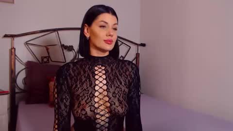 I V Y   online show from March 26, 2026, 8:03 pm