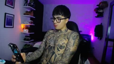 zac_muller1 online show from February 18, 2026, 8:43 am