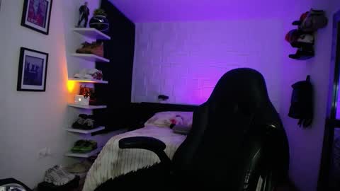 zac_muller1 online show from March 8, 2026, 2:04 am