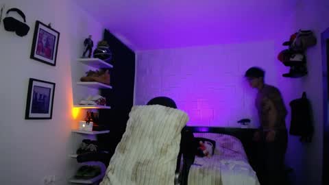 zac_muller1 online show from April 6, 2026, 1:47 am