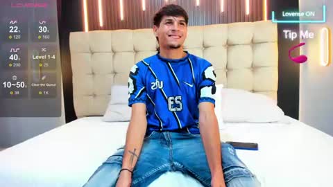 zack23__ online show from June 25, 2026, 3:06 am