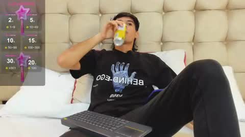 zack23__ online show from July 15, 2026, 3:34 am