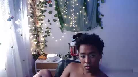 zafiro_azu online show from February 12, 2026, 6:47 pm