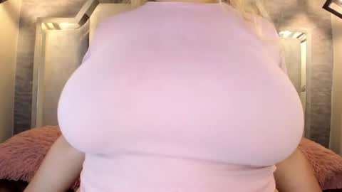Snapshot of zafiro_claire chatting on June 19, 2026, 6:45 pm Claire online show from June 19, 2026, 6:45 pm