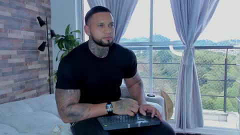 Snapshot of zain_diesel7 chatting on December 5, 2024, 10:12 pm INSTAGRAM yormanfit7 online show from December 5, 2024, 10:12 pm