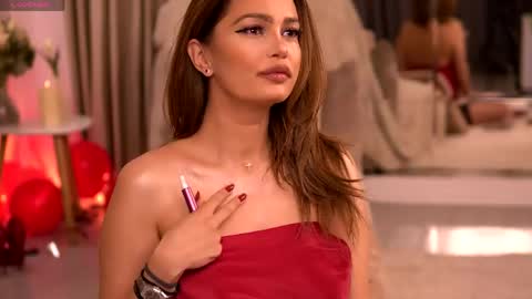 Zaira online show from April 14, 2026, 4:18 am