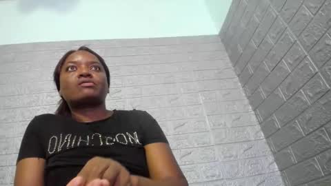 Snapshot of zamara__ chatting on April 8, 2026, 2:22 am Zamara online show from April 8, 2026, 2:22 am