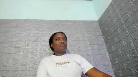 Snapshot of zamara__ chatting on April 13, 2026, 2:50 am Zamara online show from April 13, 2026, 2:50 am