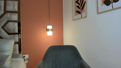 zamira_taylor online show from May 17, 2026, 8:38 pm