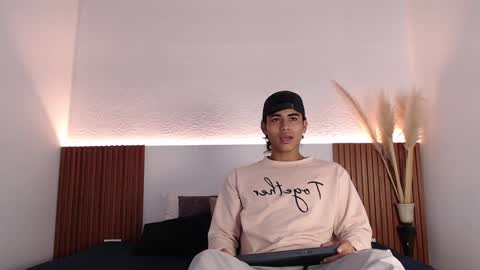 Zander online show from January 17, 2025, 1:56 pm