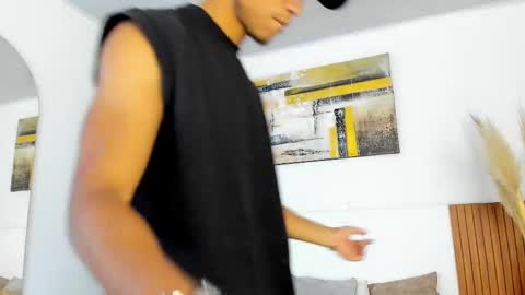 Zander online show from September 18, 2025, 1:02 pm