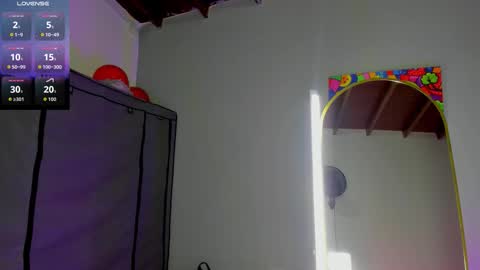 Snapshot of zaphiro__sky chatting on February 17, 2026, 8:33 am zaphiro__sky online show from February 17, 2026, 8:33 am