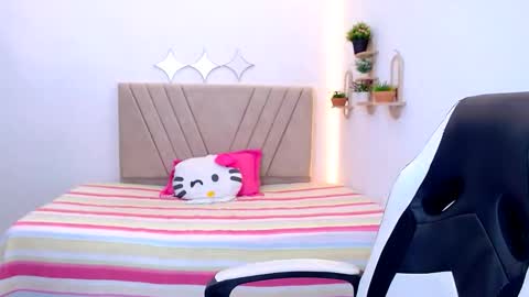 Zara online show from May 25, 2026, 12:11 pm