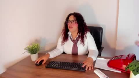 Snapshot of zara_holly_ chatting on July 4, 2026, 7:09 pm Zara online show from July 4, 2026, 7:09 pm