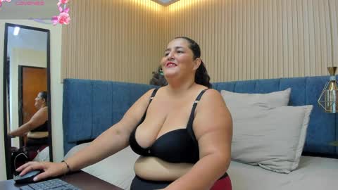 Snapshot of zara_milf_ chatting on April 23, 2026, 12:29 pm zara online show from April 23, 2026, 12:29 pm