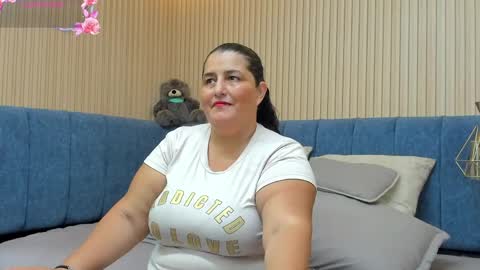 Snapshot of zara_milf_ chatting on April 27, 2026, 12:14 pm zara online show from April 27, 2026, 12:14 pm